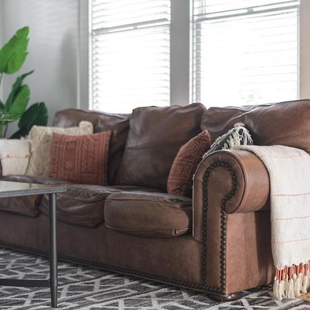 Restored 1930S Uptown Bungalow 2 Min. To Magnolia ウェーコ エクステリア 写真