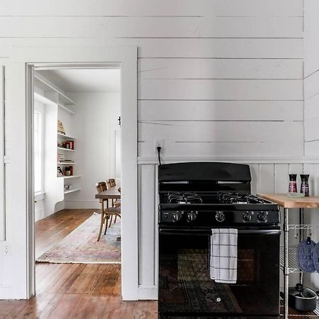 Restored 1930S Uptown Bungalow 2 Min. To Magnolia ウェーコ エクステリア 写真