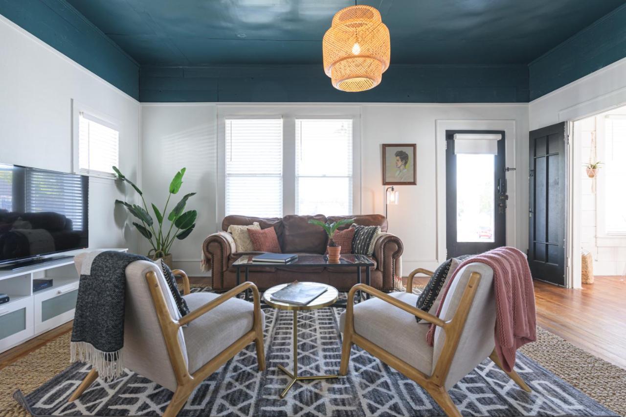 Restored 1930S Uptown Bungalow 2 Min. To Magnolia ウェーコ エクステリア 写真