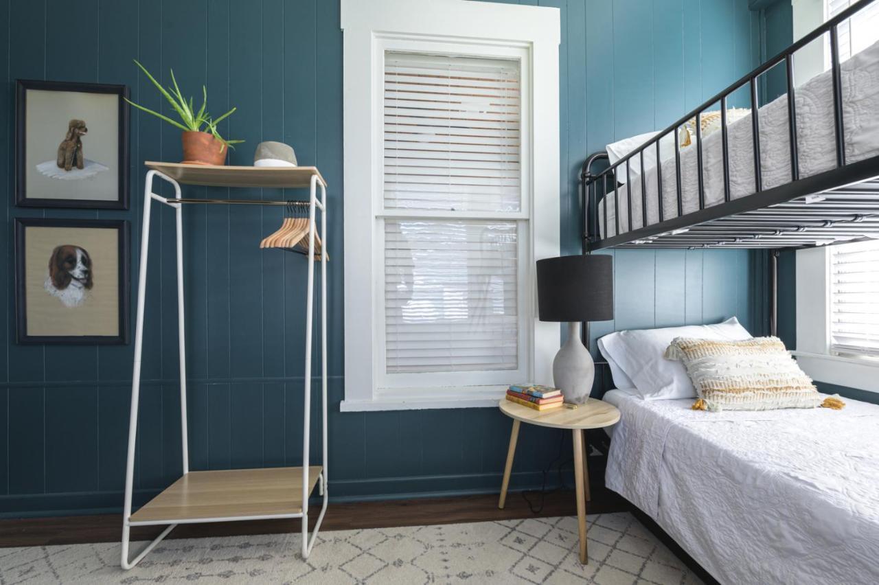 Restored 1930S Uptown Bungalow 2 Min. To Magnolia ウェーコ エクステリア 写真