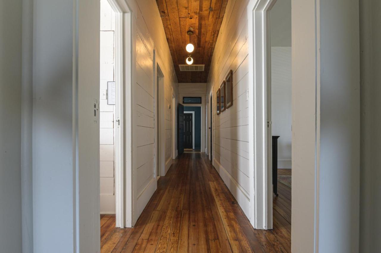 Restored 1930S Uptown Bungalow 2 Min. To Magnolia ウェーコ エクステリア 写真
