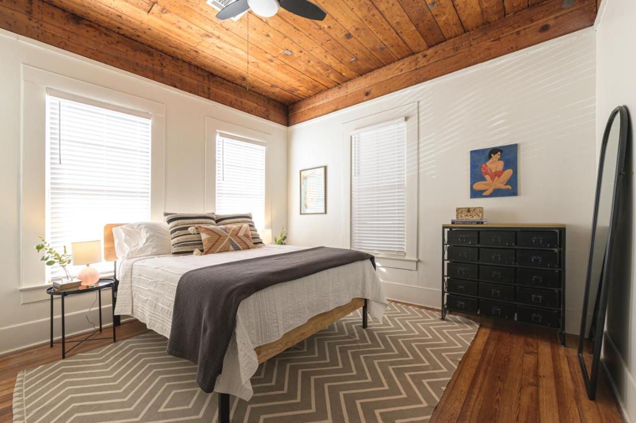 Restored 1930S Uptown Bungalow 2 Min. To Magnolia ウェーコ エクステリア 写真