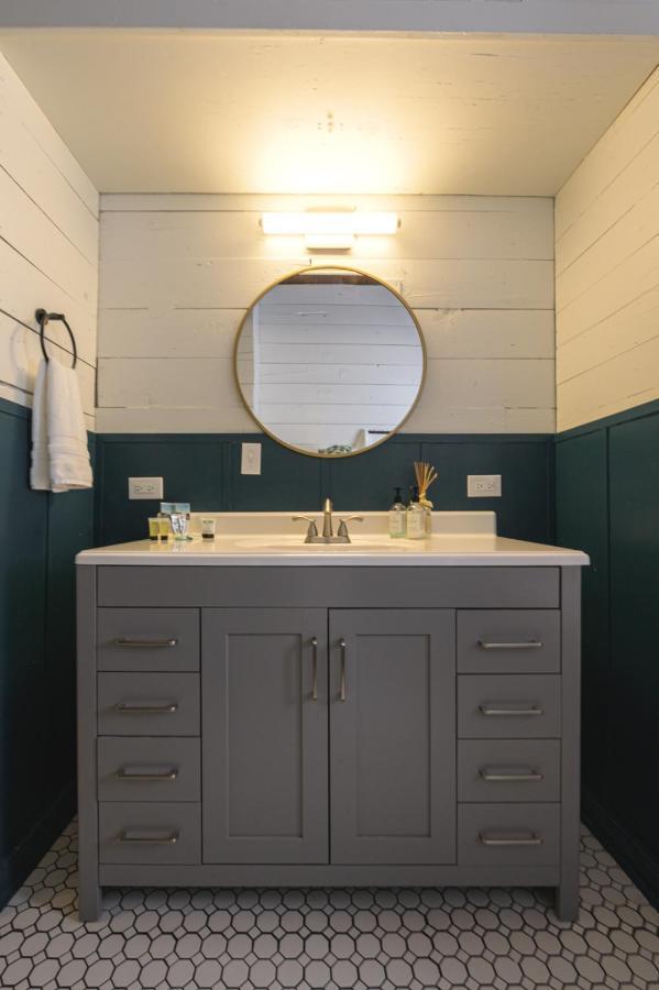 Restored 1930S Uptown Bungalow 2 Min. To Magnolia ウェーコ エクステリア 写真