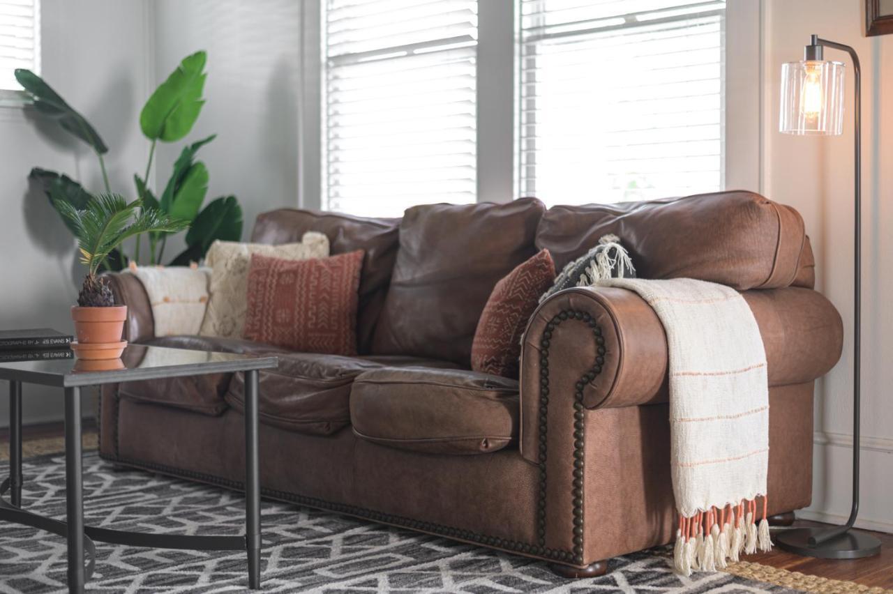Restored 1930S Uptown Bungalow 2 Min. To Magnolia ウェーコ エクステリア 写真